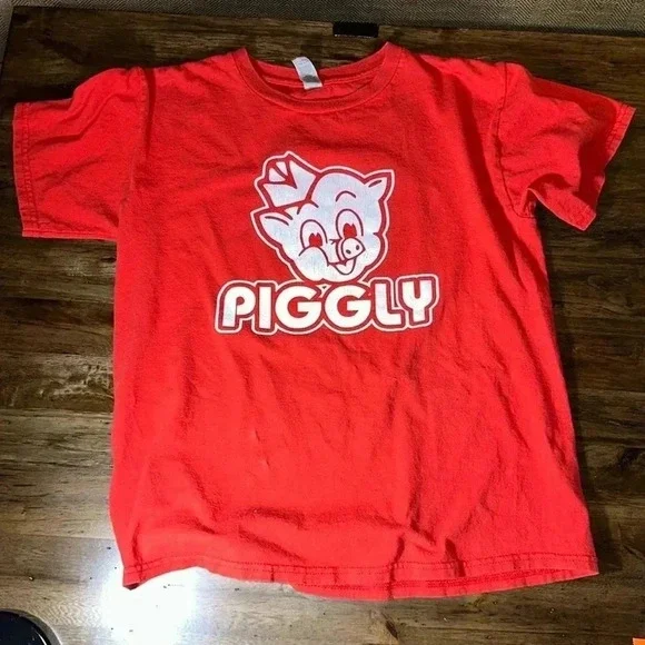 piggly wiggly red short sleeve t-shirt round neck grocery store supermarkets YL - Picture 1 of 4